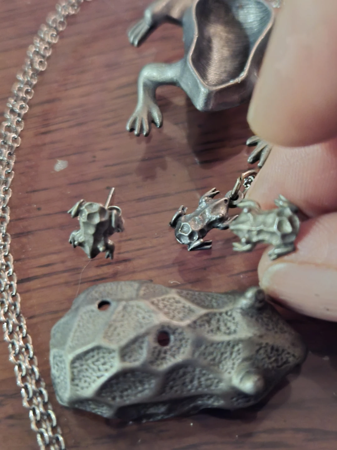 Pewter Frog  Pendant Necklace & Earrings Set - photo 5