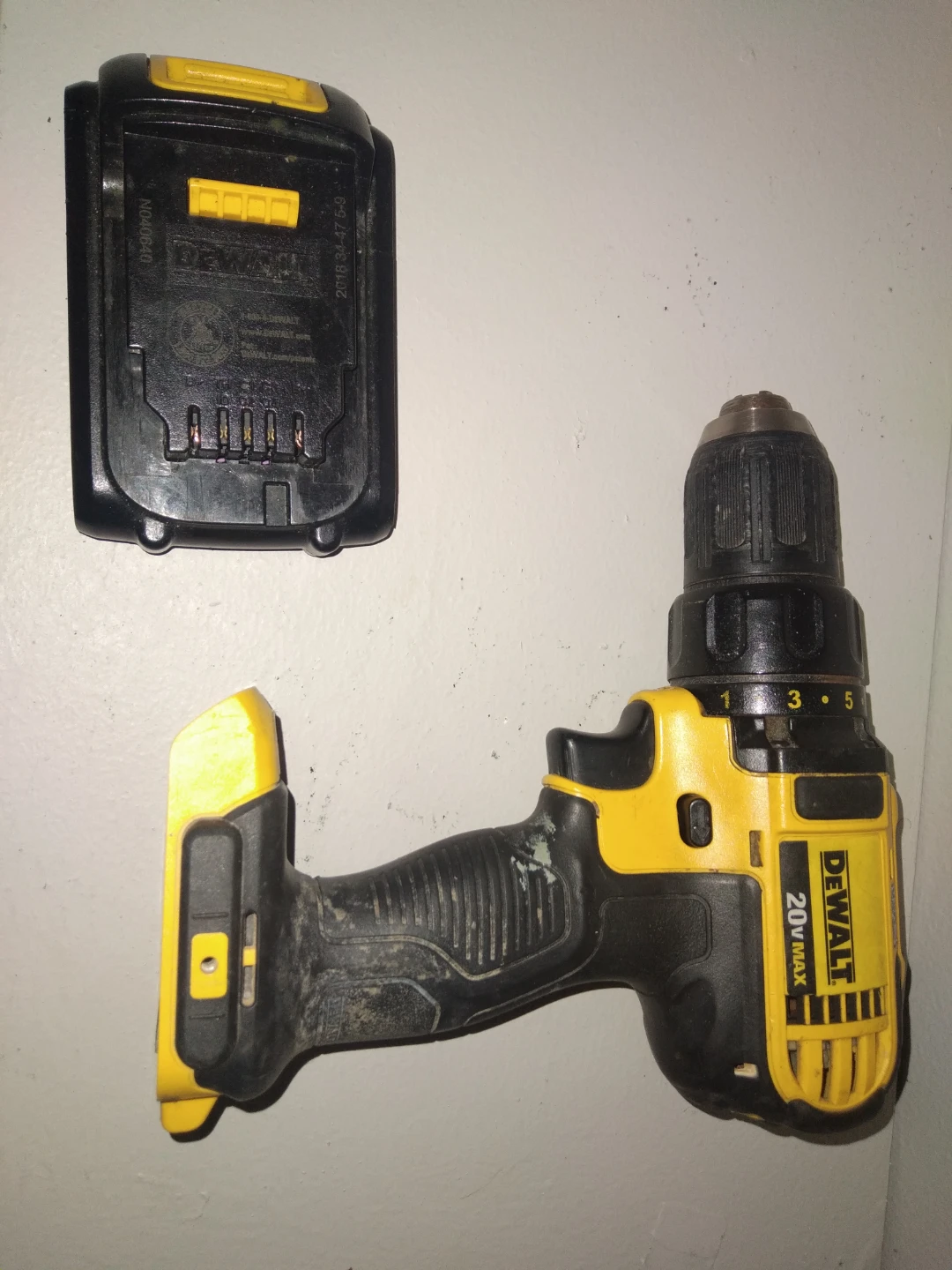 Dewalt DCD780 ($35.00) - photo 4