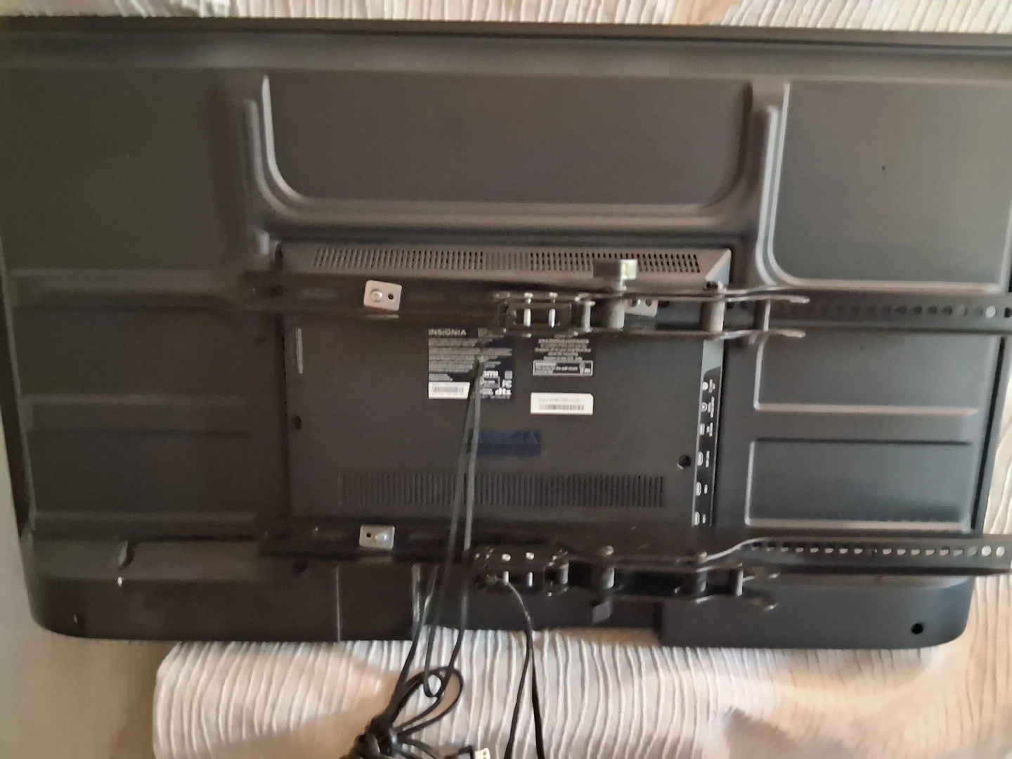 Insignia Fire TV Screen is 38" - photo 3