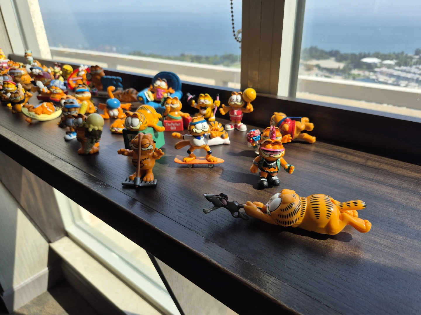 Vintage Collection of Garfield Figurines - photo 2