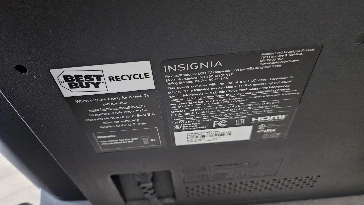 Insignia 39" HD TV - photo 2