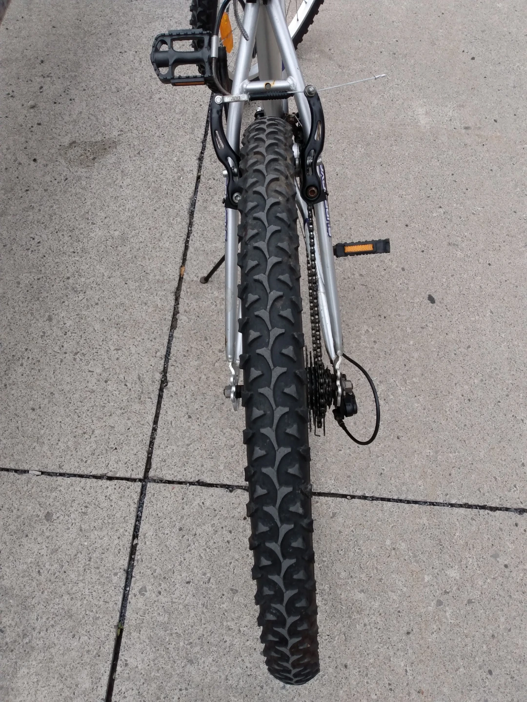 26" Bike + Accessories - photo 3