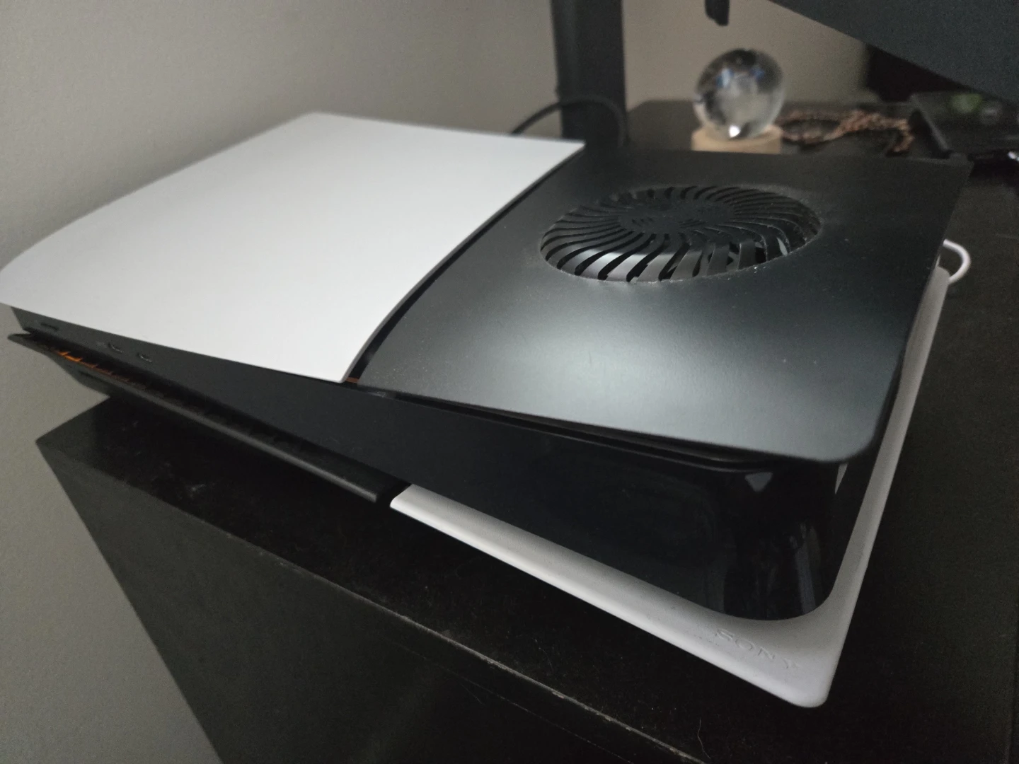 PS5 Slim 4K - photo 3