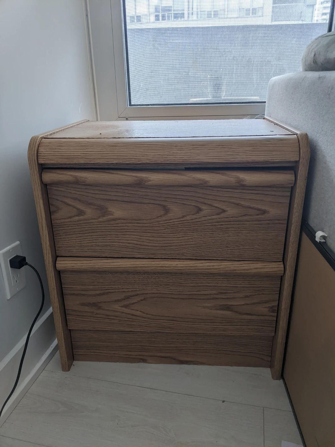 Oak side table vintage need gone TODAY (moving)
