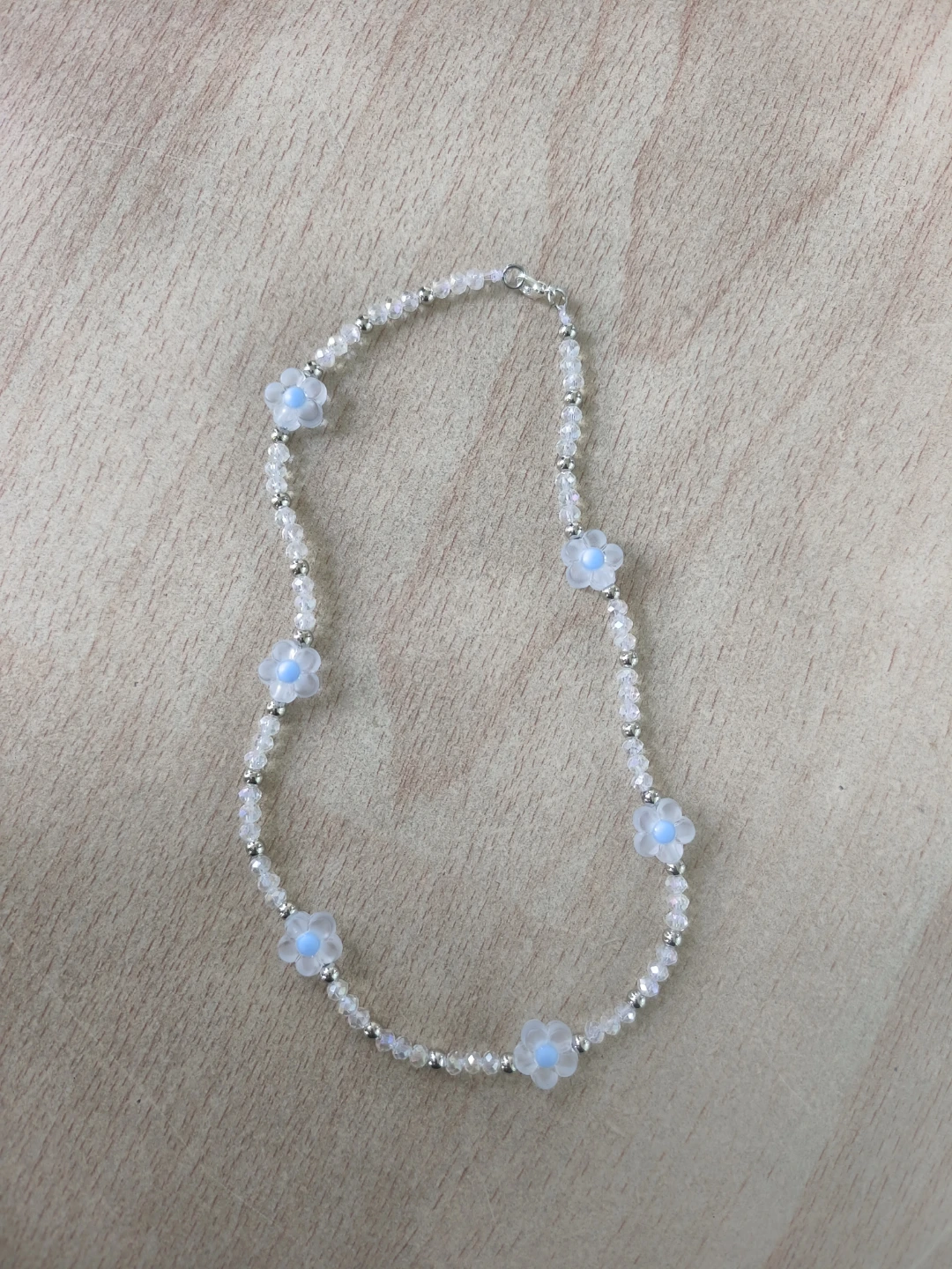 Beaded Necklace with White Flowers - photo 2