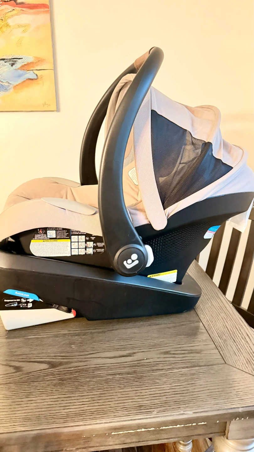 Maxi-Cosi Infant Car Seat and Base - photo 2