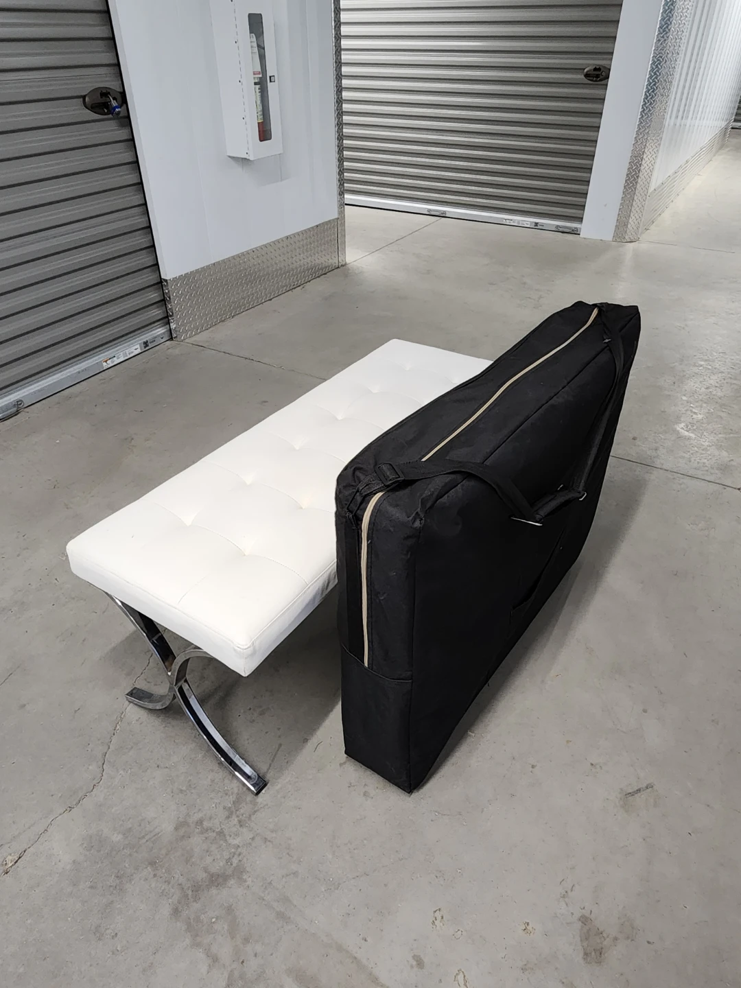 🇨🇦  White Portable Massage Table and Stool Set