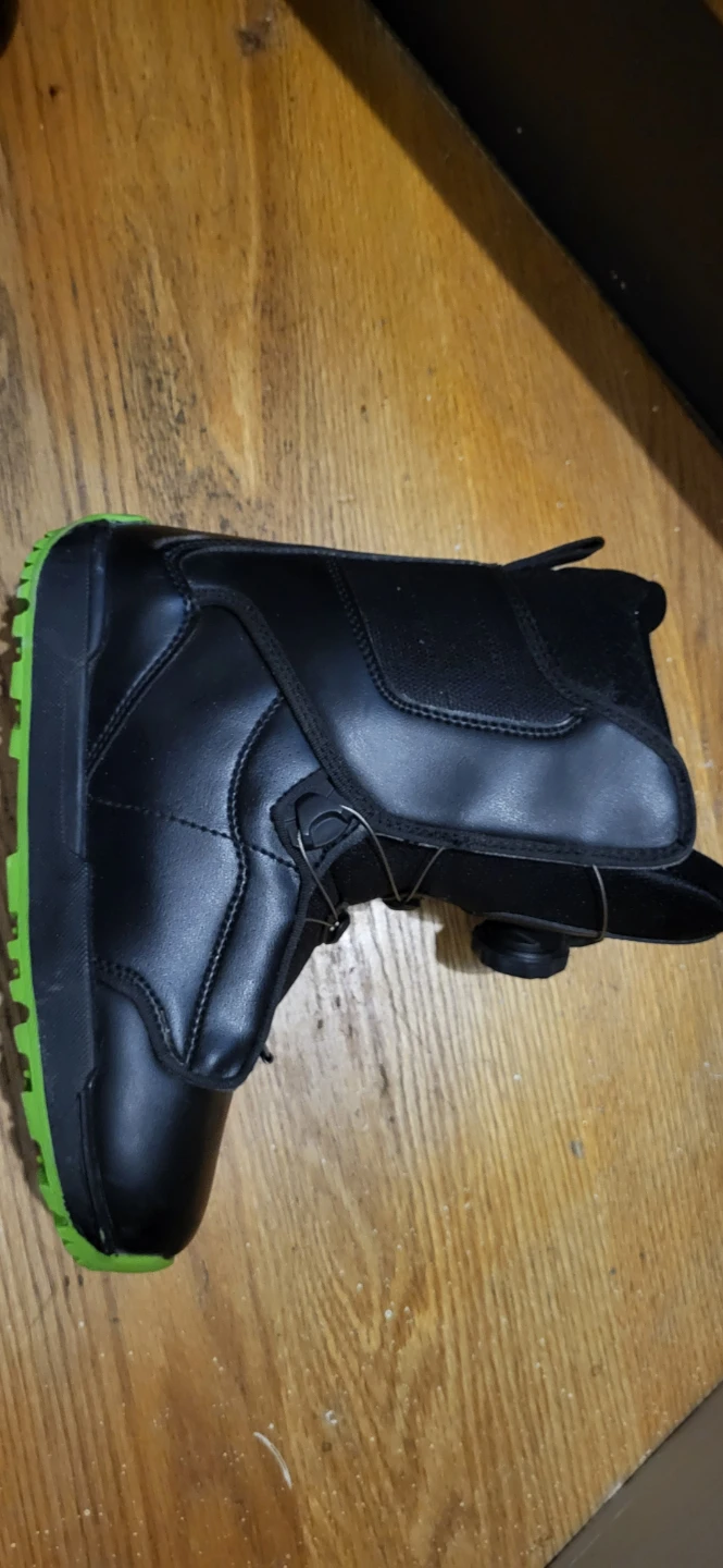 Sims Snowboard and Capix Boots Set
