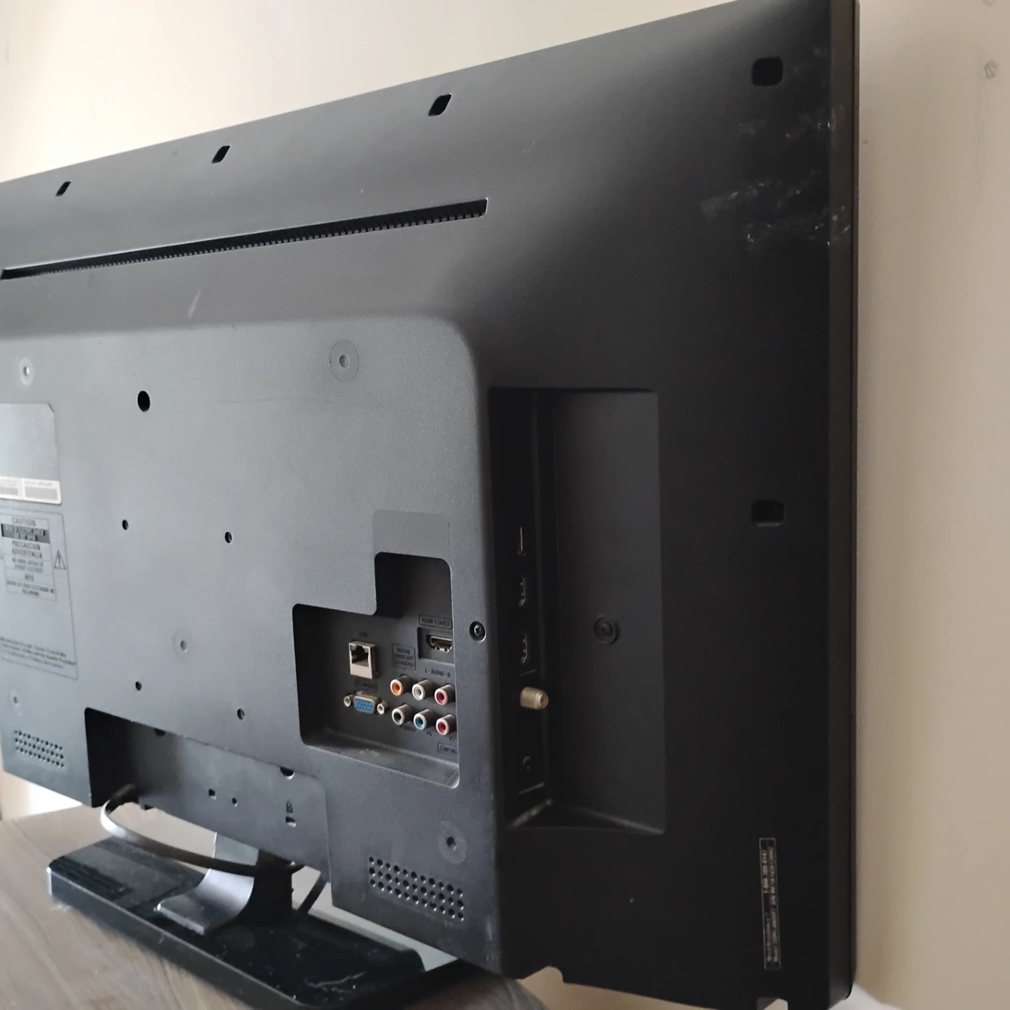 32 inch Phillips Tv - photo 4