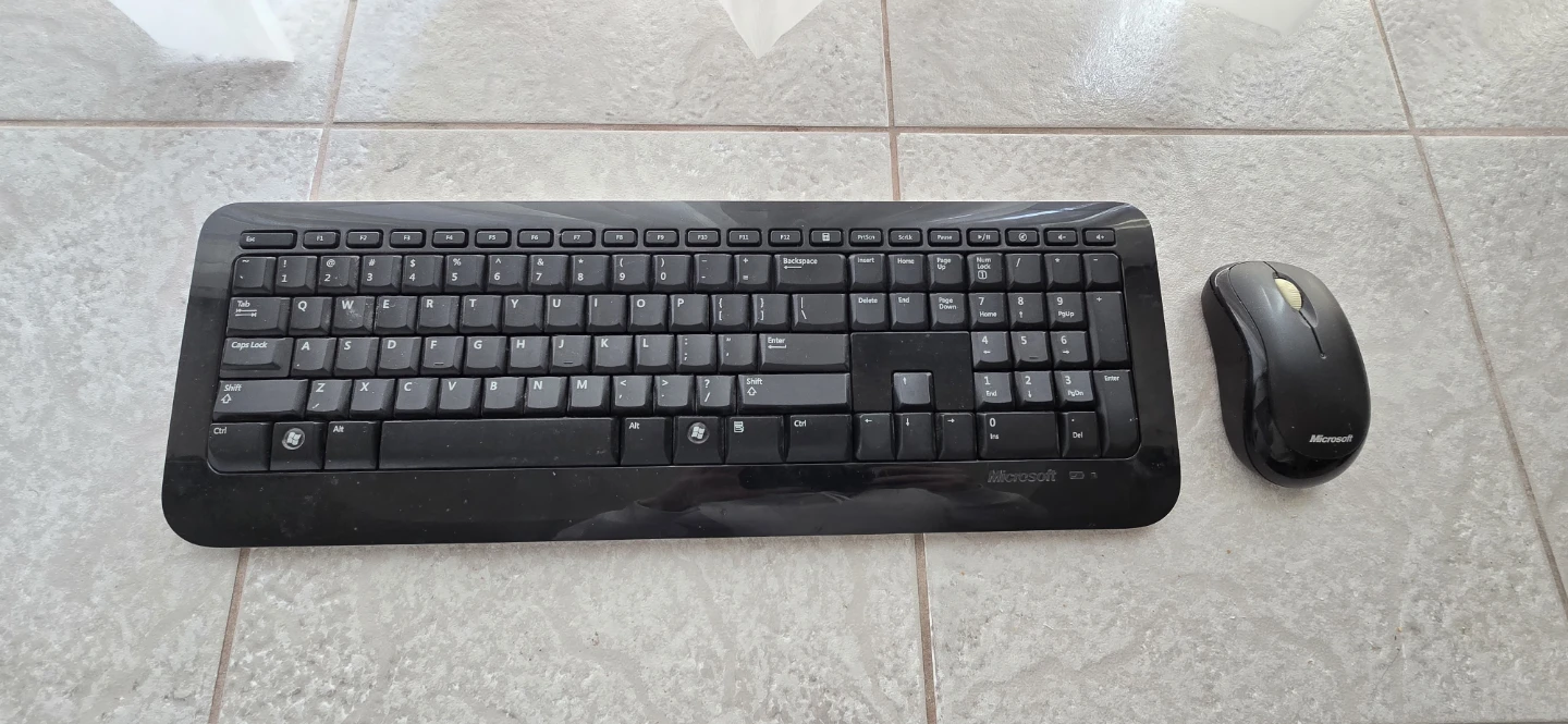 Microsoft Wireless Keyboard and Mouse Combo