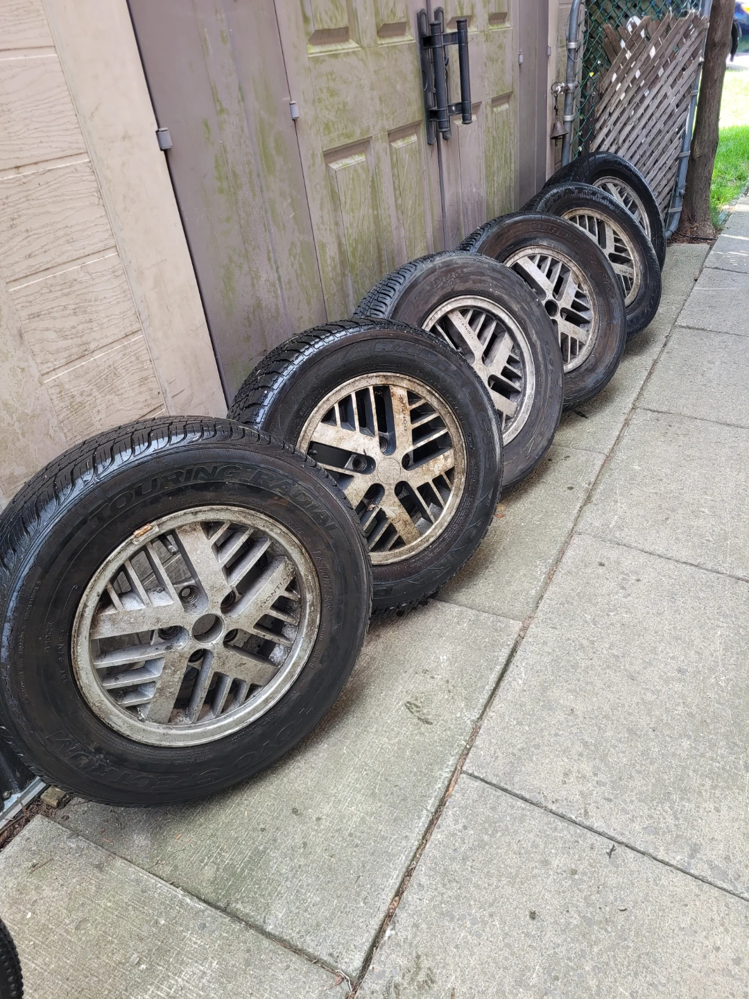 Set of 6 vintage Pontiac Wheels and Tires - photo 4