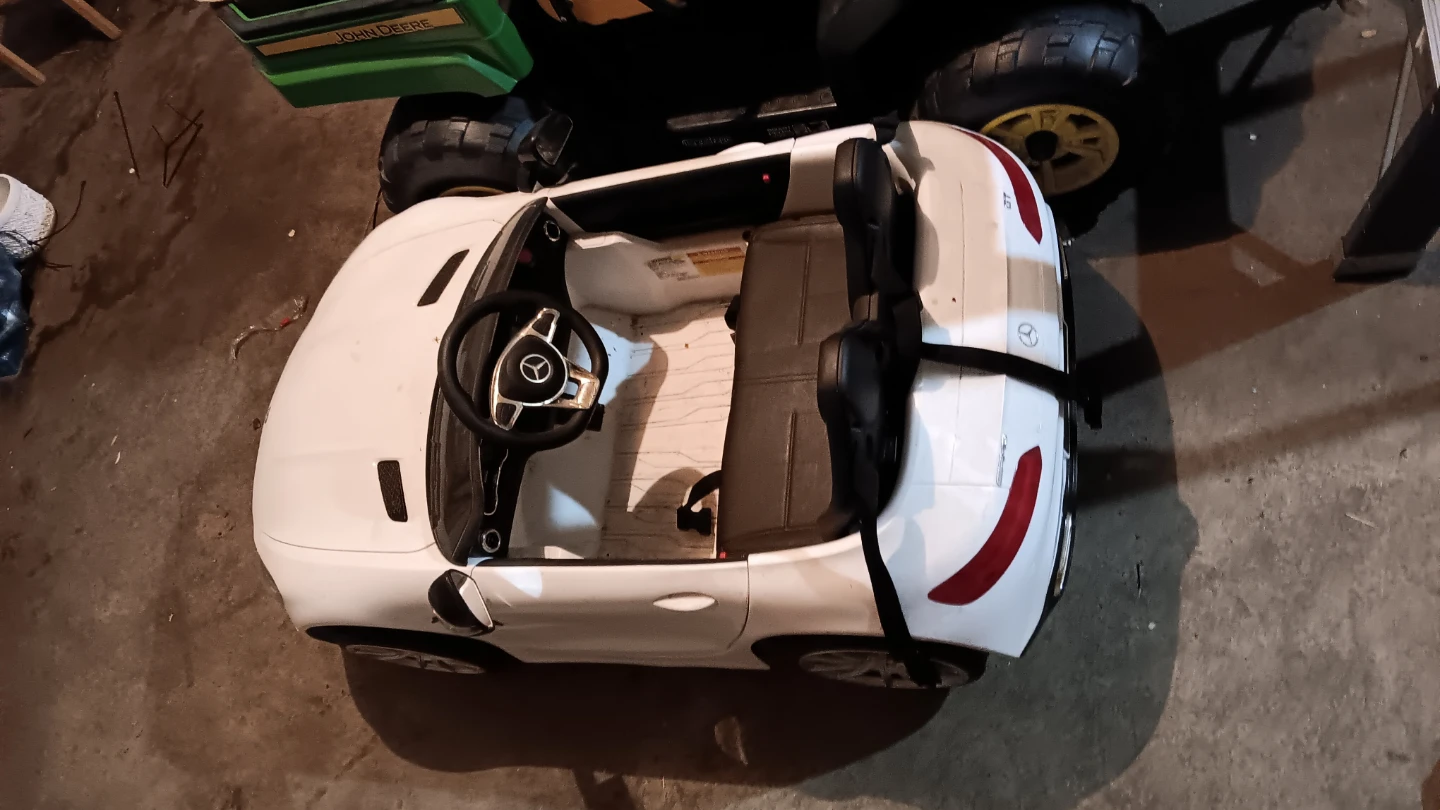 Mercedes-Benz AMG Electric Ride-On Car - photo 2