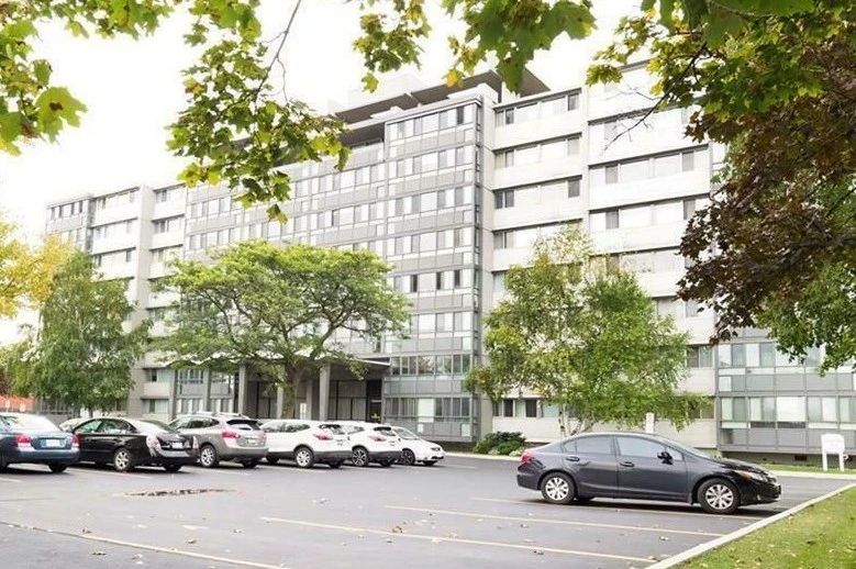 All-inclusive Stanley Park 1-bedroom condo