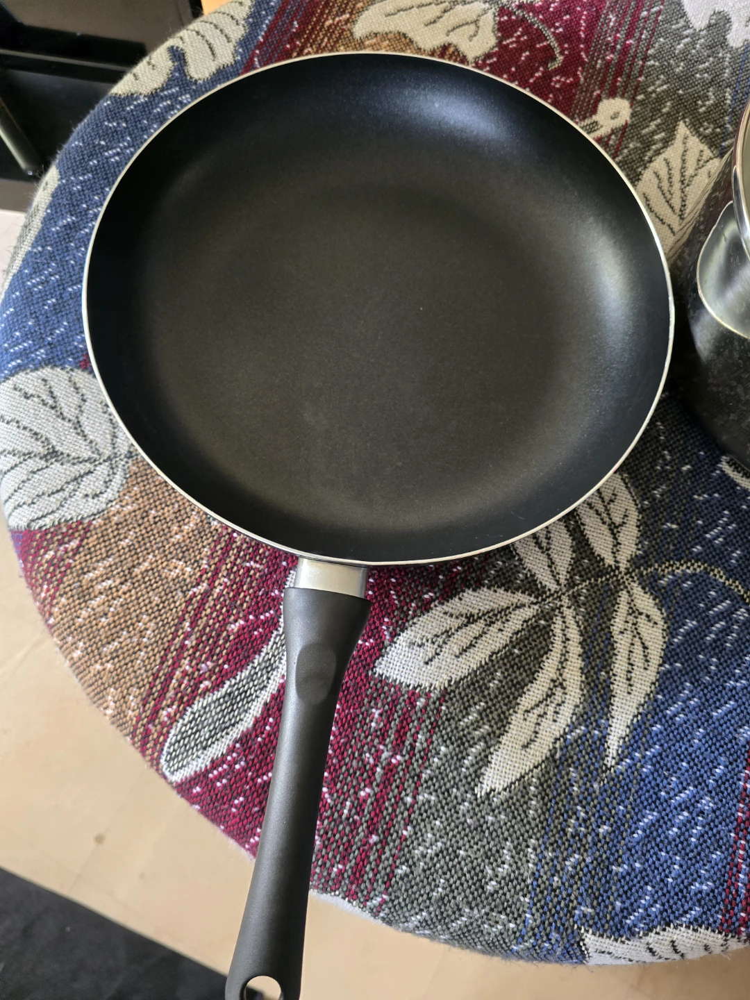 12inch frying pan & pot with lid
