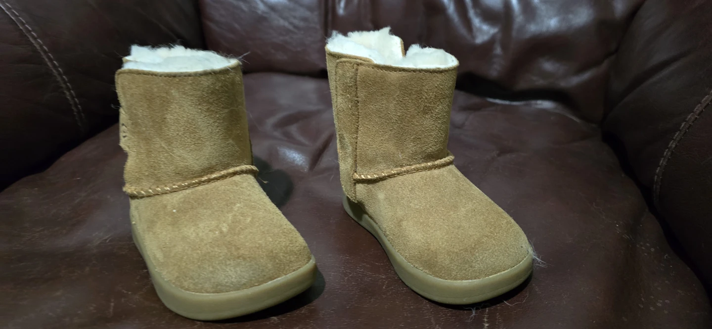 UGG Toddler Boots Size 5 - photo 4