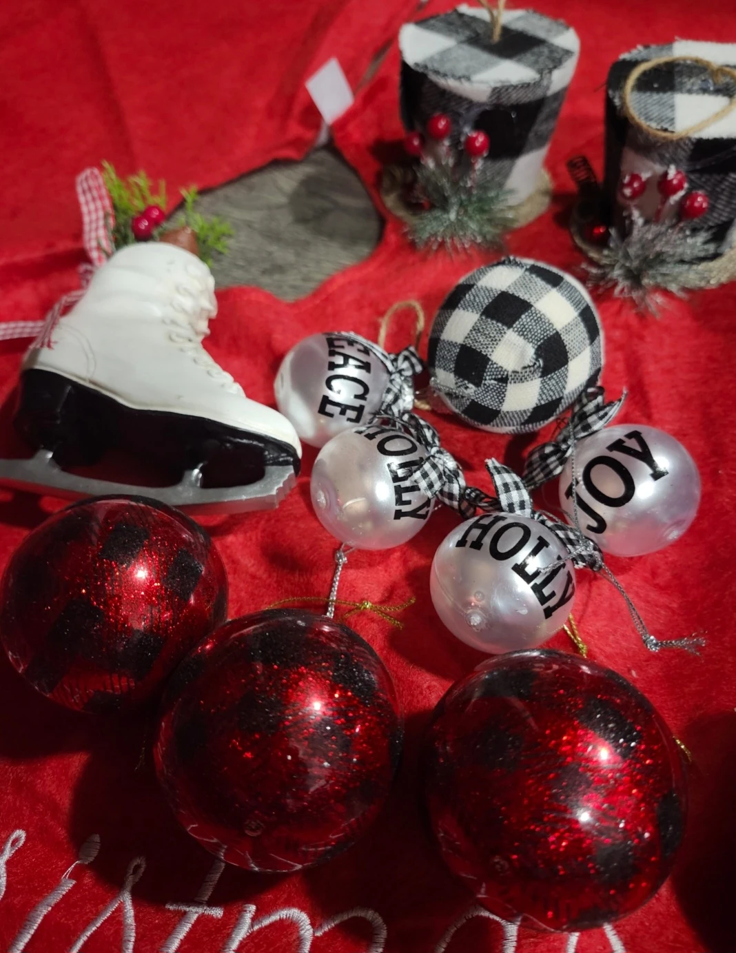Christmas Tree Skirt with Ornaments and Decorations - photo 3