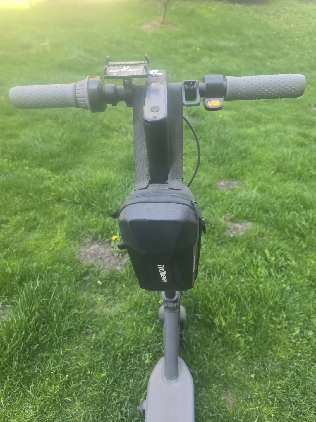 Ninebot G30P KickScooter MAX, Great Condition - photo 2