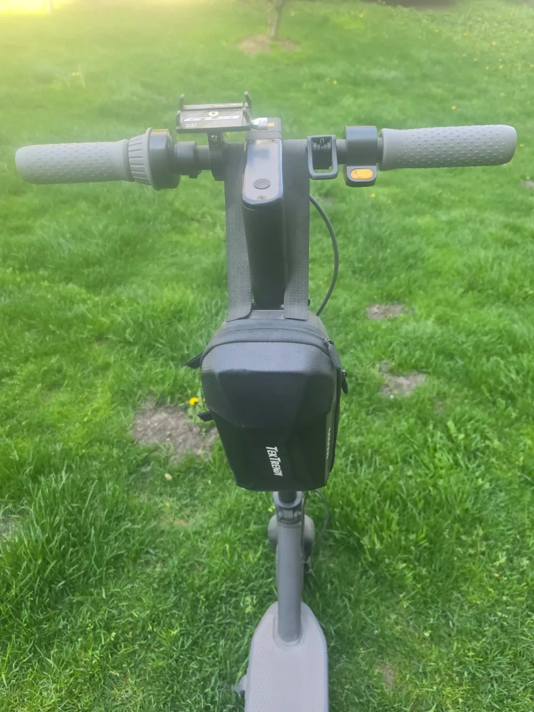 Ninebot G30P KickScooter MAX, Great Condition - photo 2