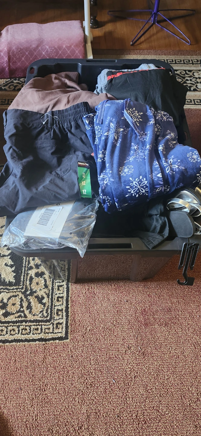 Fill a Bag of Clothes for $5 Women's Men's and Kid's - photo 2