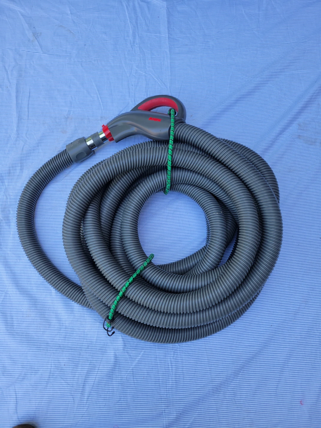CENTRAL Vacuum Cleaner Hose and Attachments - photo 2