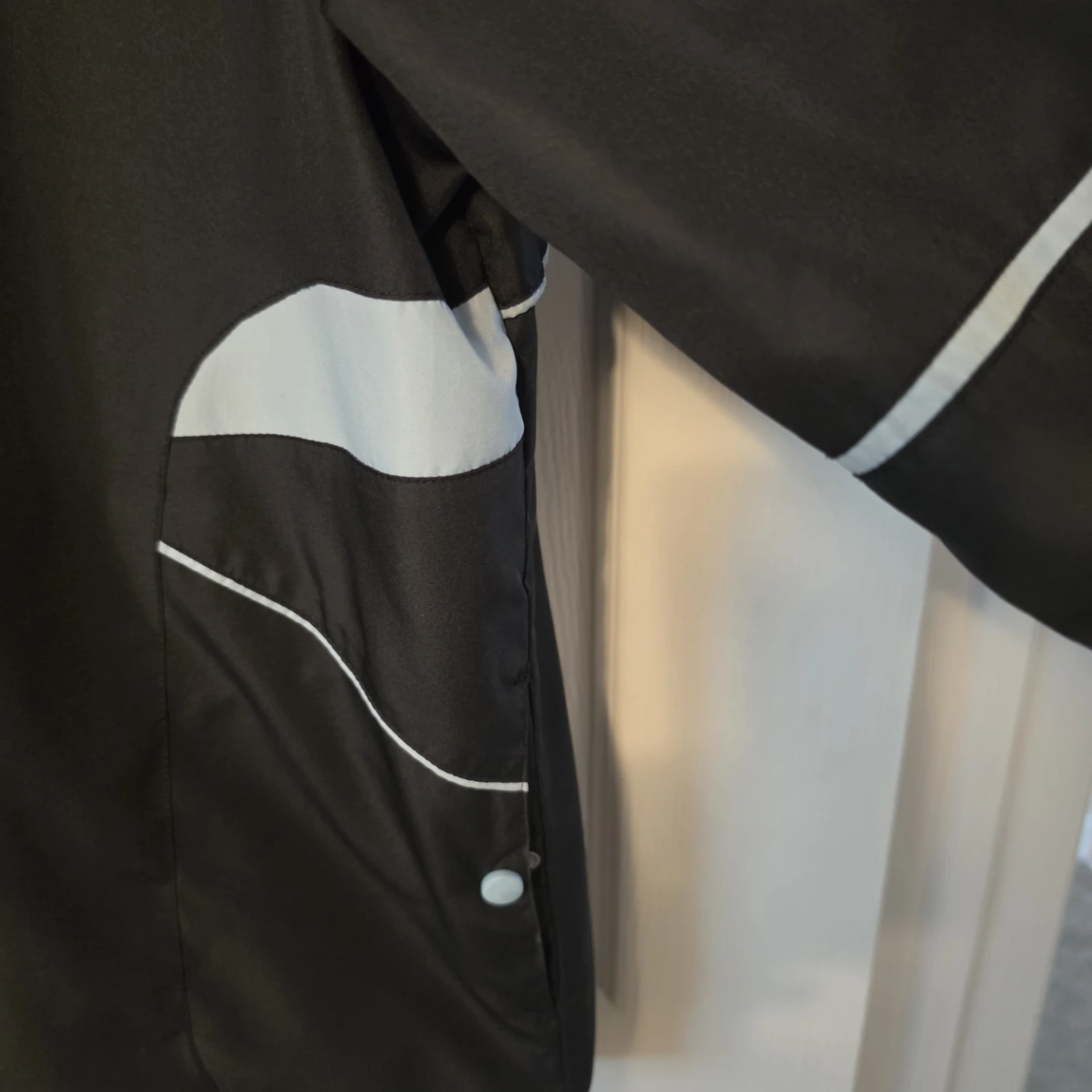 Sportek Black Hooded Windbreaker Jacket L/G - photo 2