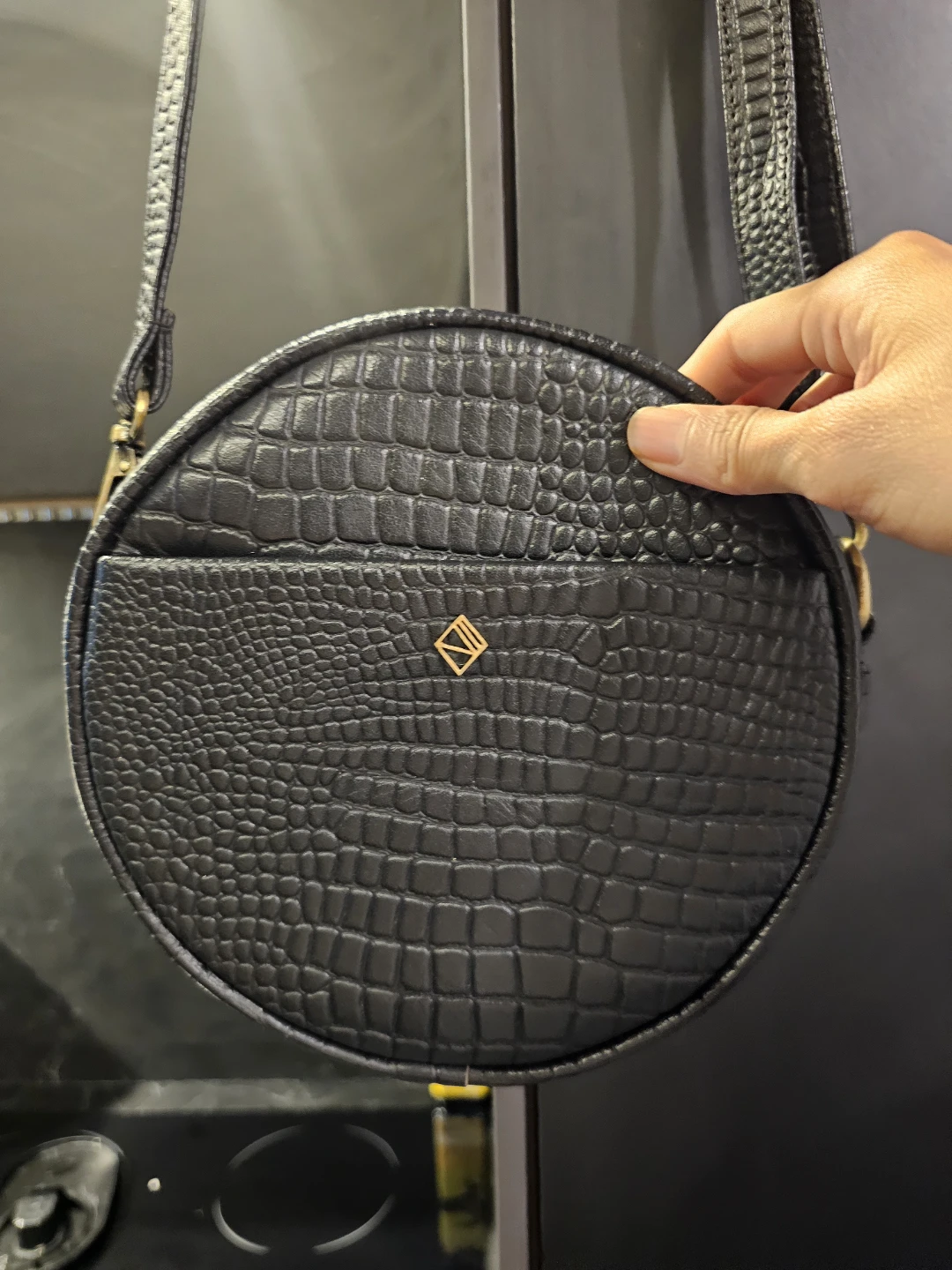 Neolith Croc Round Crossbody Bag - Black - photo 3