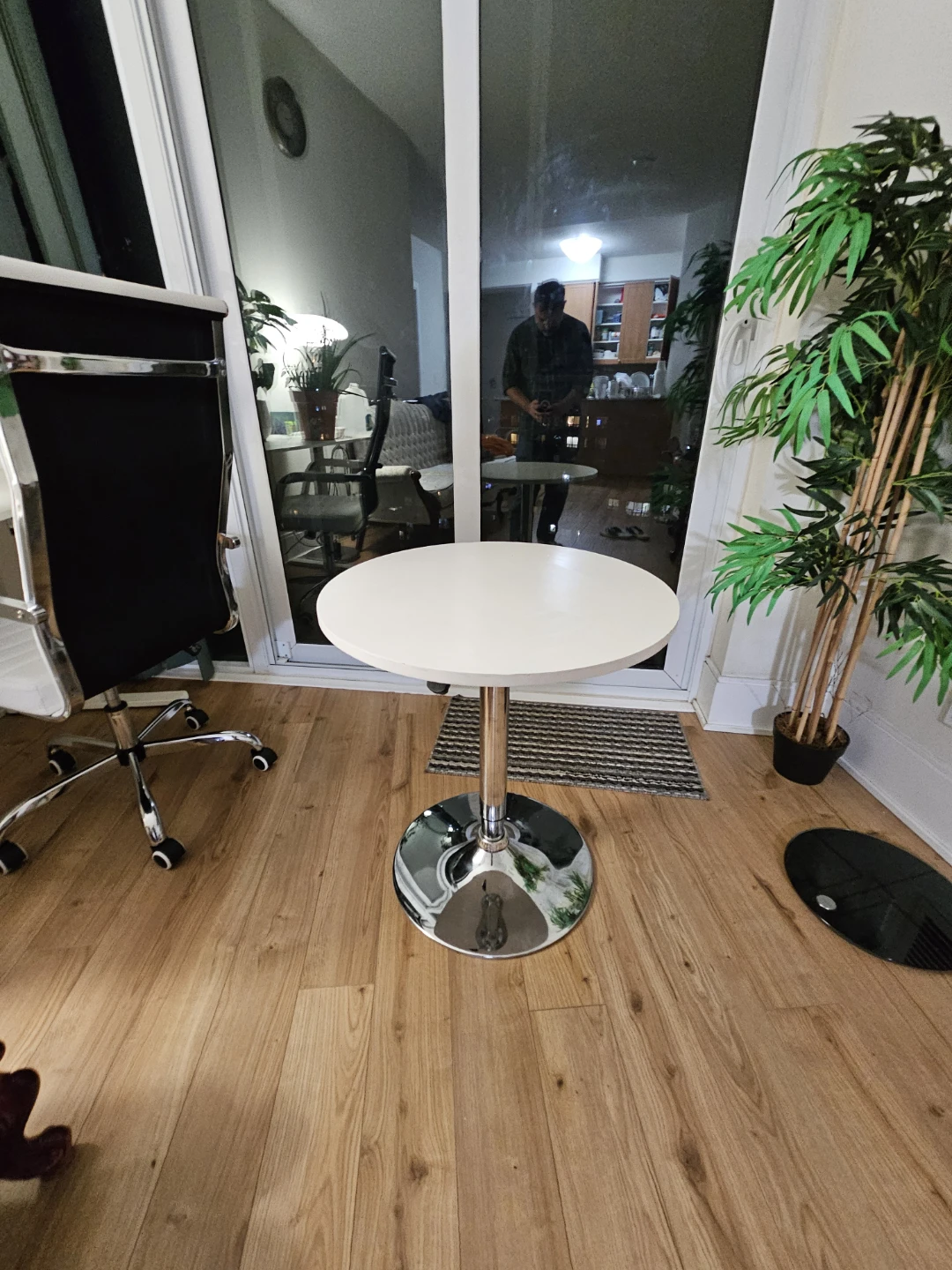2 White Bar Stools and Round Table Set - photo 5