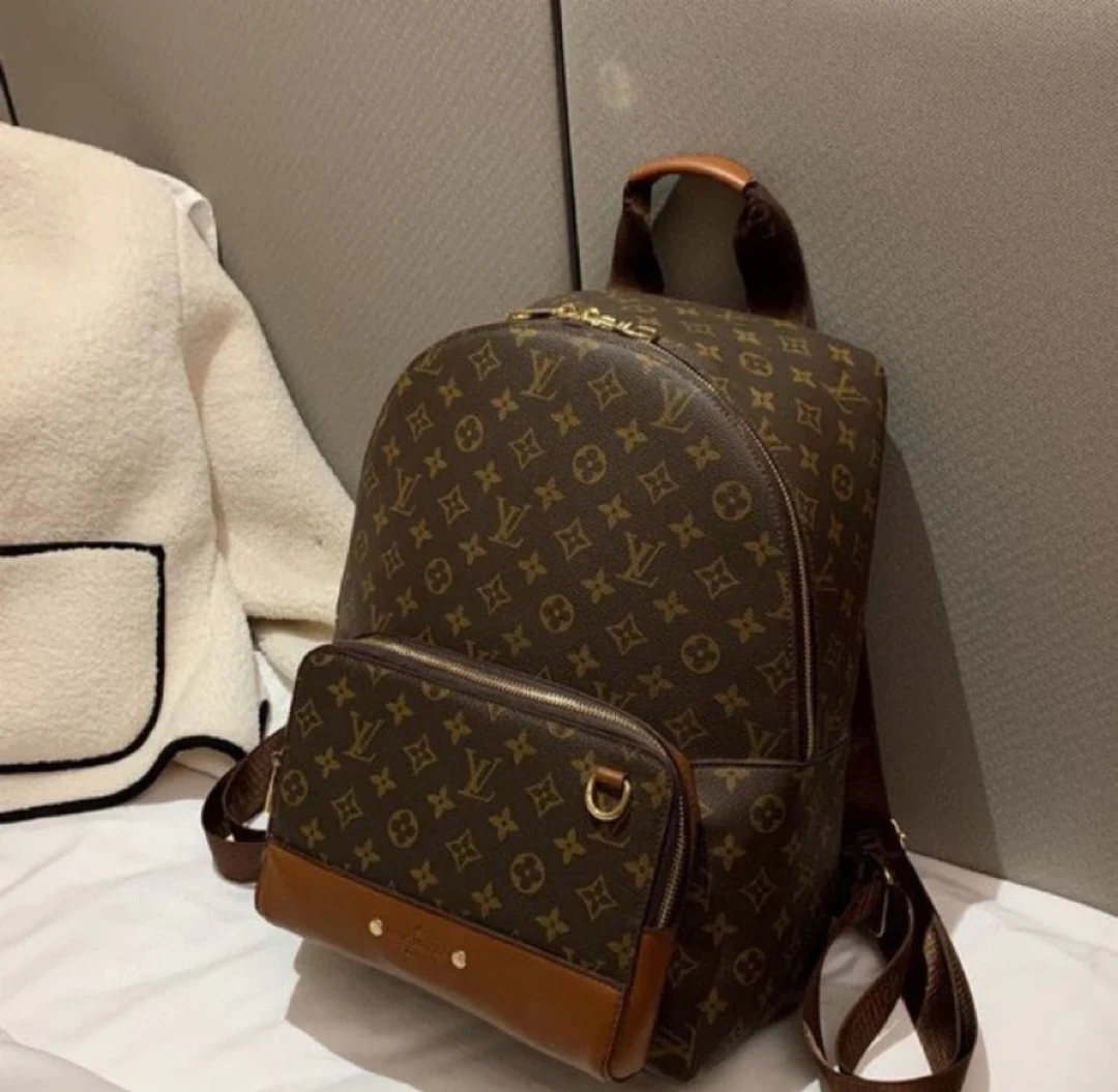 Men Lv  Backpack