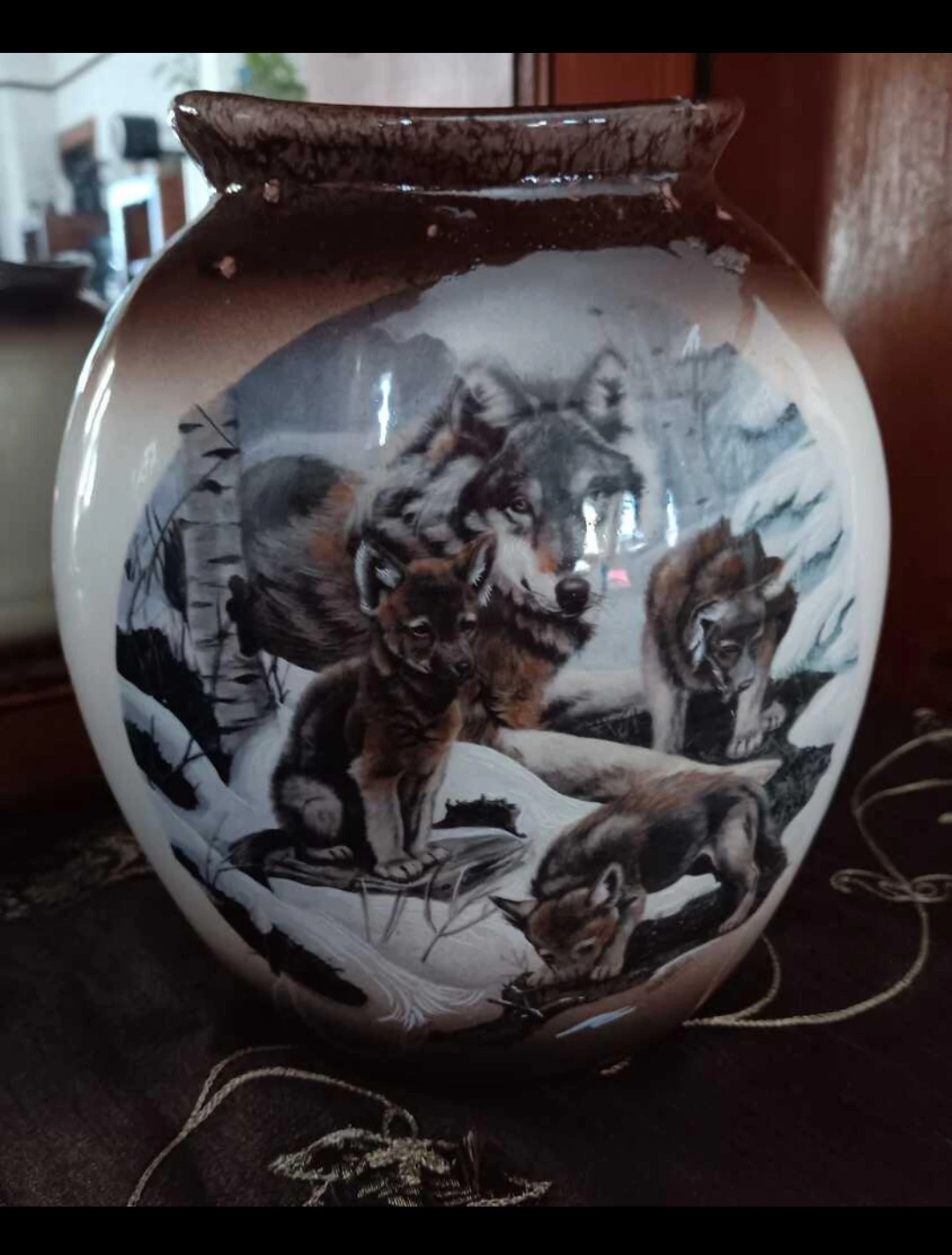 Wolf Design Ceramic Pottery Vase