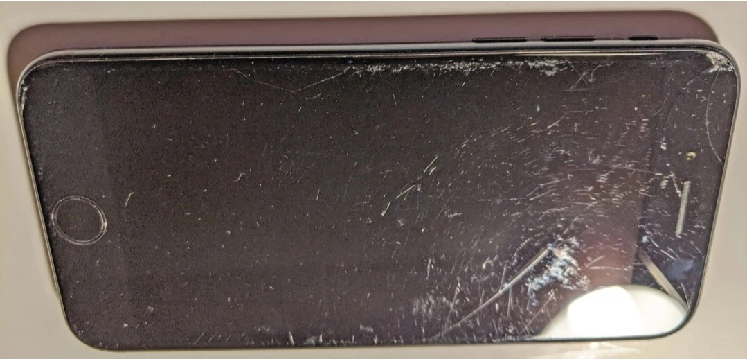 Iphone se 3rd generation - photo 2