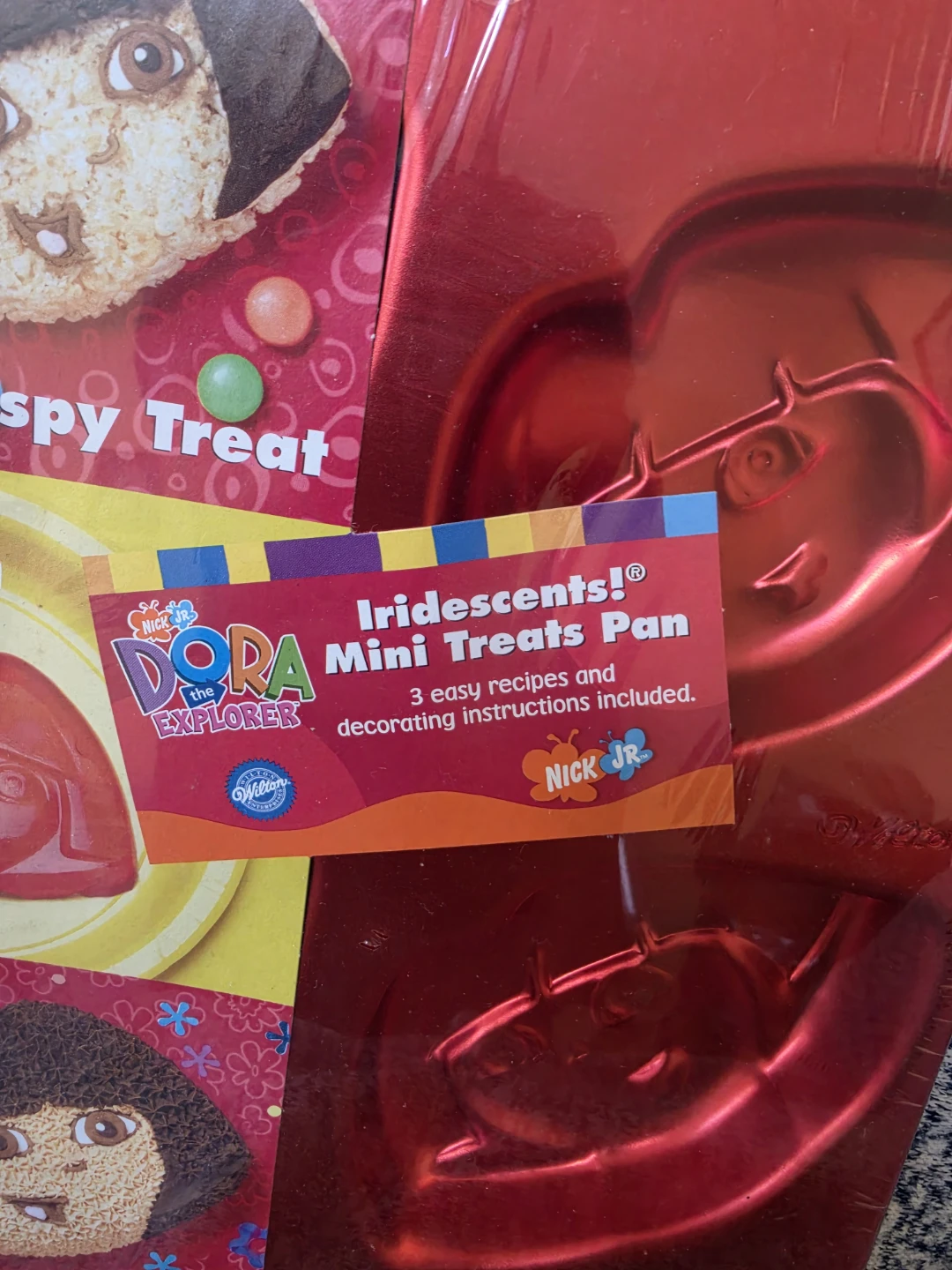 Dora the Explorer Iridescents! Mini Treats Pan - photo 2