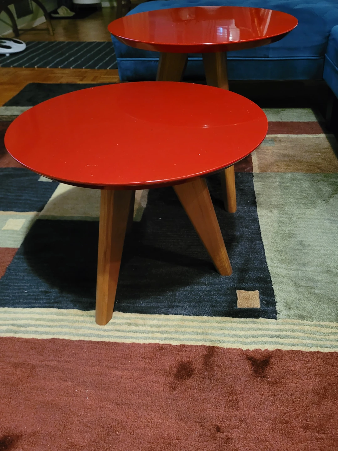 Set of 2 Red Round Nesting Coffee Tables and Wool Rug - photo 4
