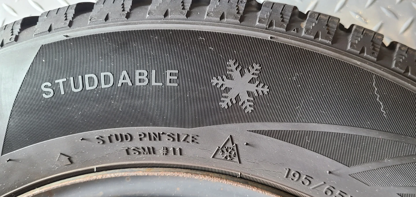 4 Wintertrek Tires on Steel Rims - photo 4