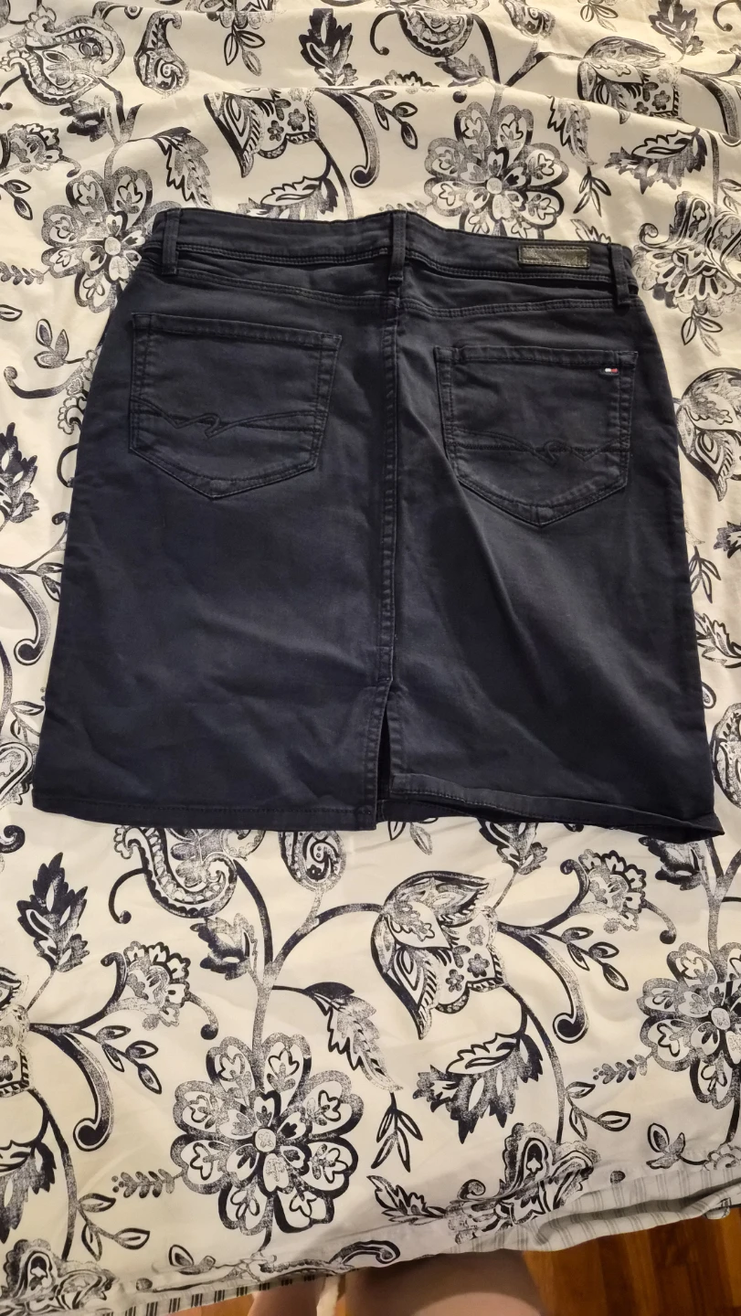 Tommy Hilfiger Navy Blue Denim Skirt - photo 3