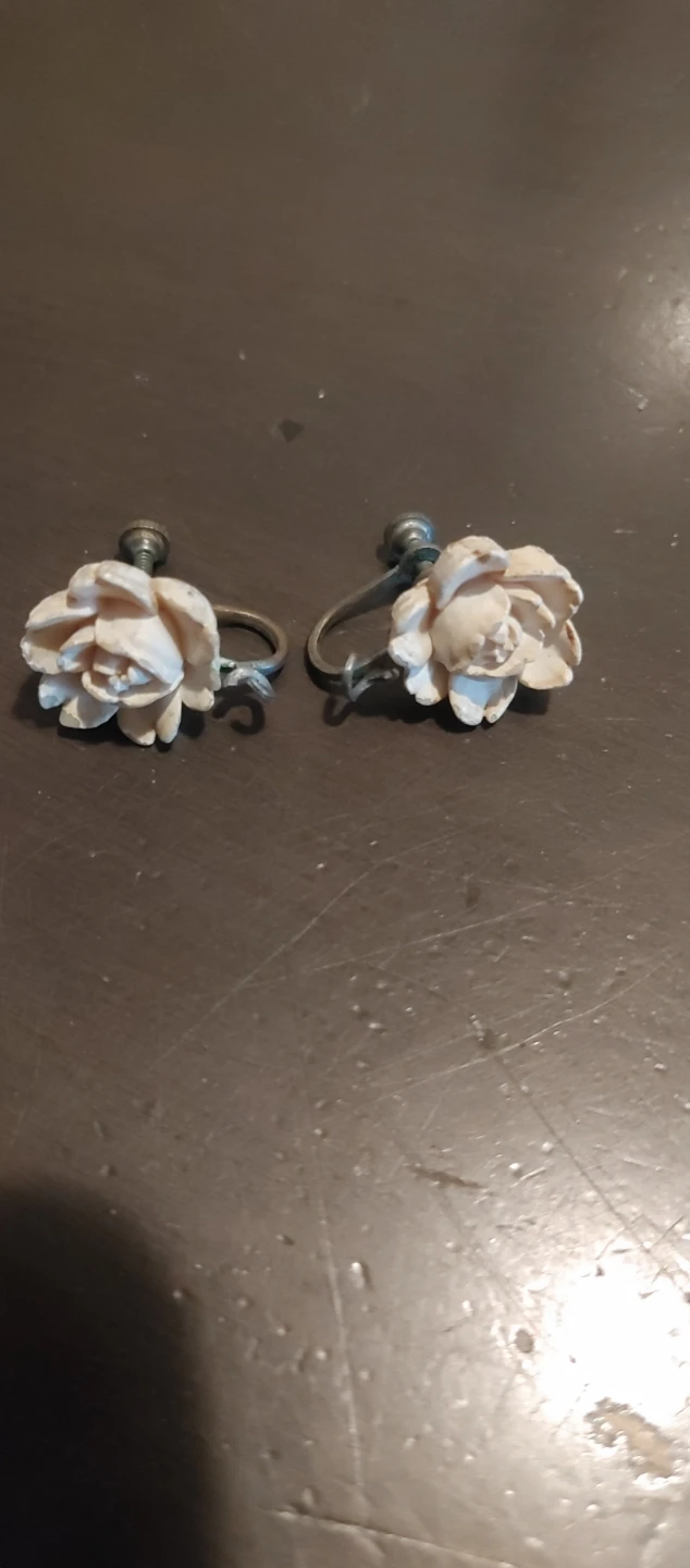 Vintage Screw-Back Rose Earrings