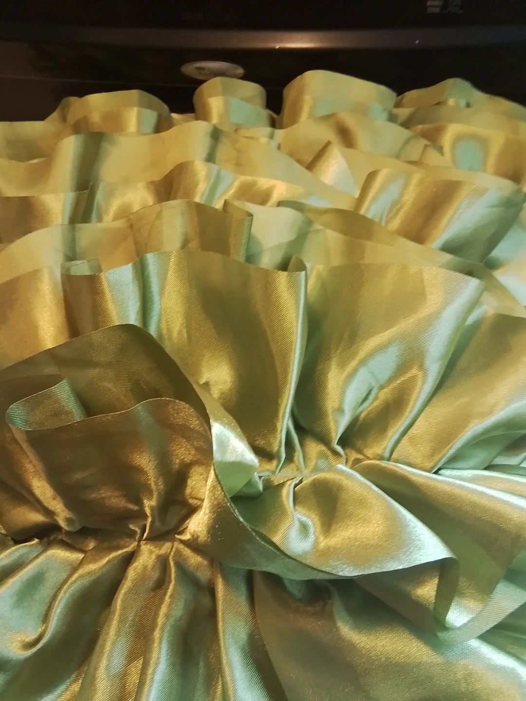 Vintage Pier 1 Imports Olive Green Satin Ruffle Accent - photo 3