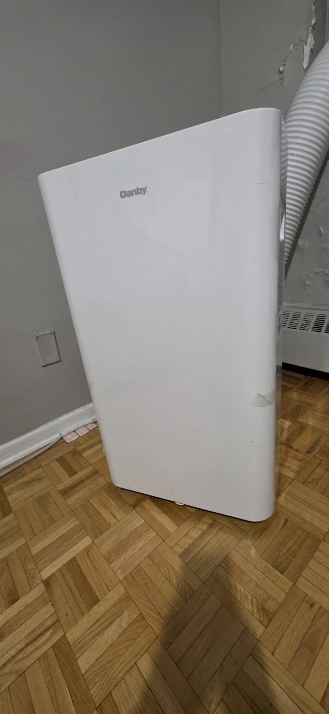 ❄️ 12,000 BTU Danby Portable Air Conditioner – Like New! ❄️ - photo 3