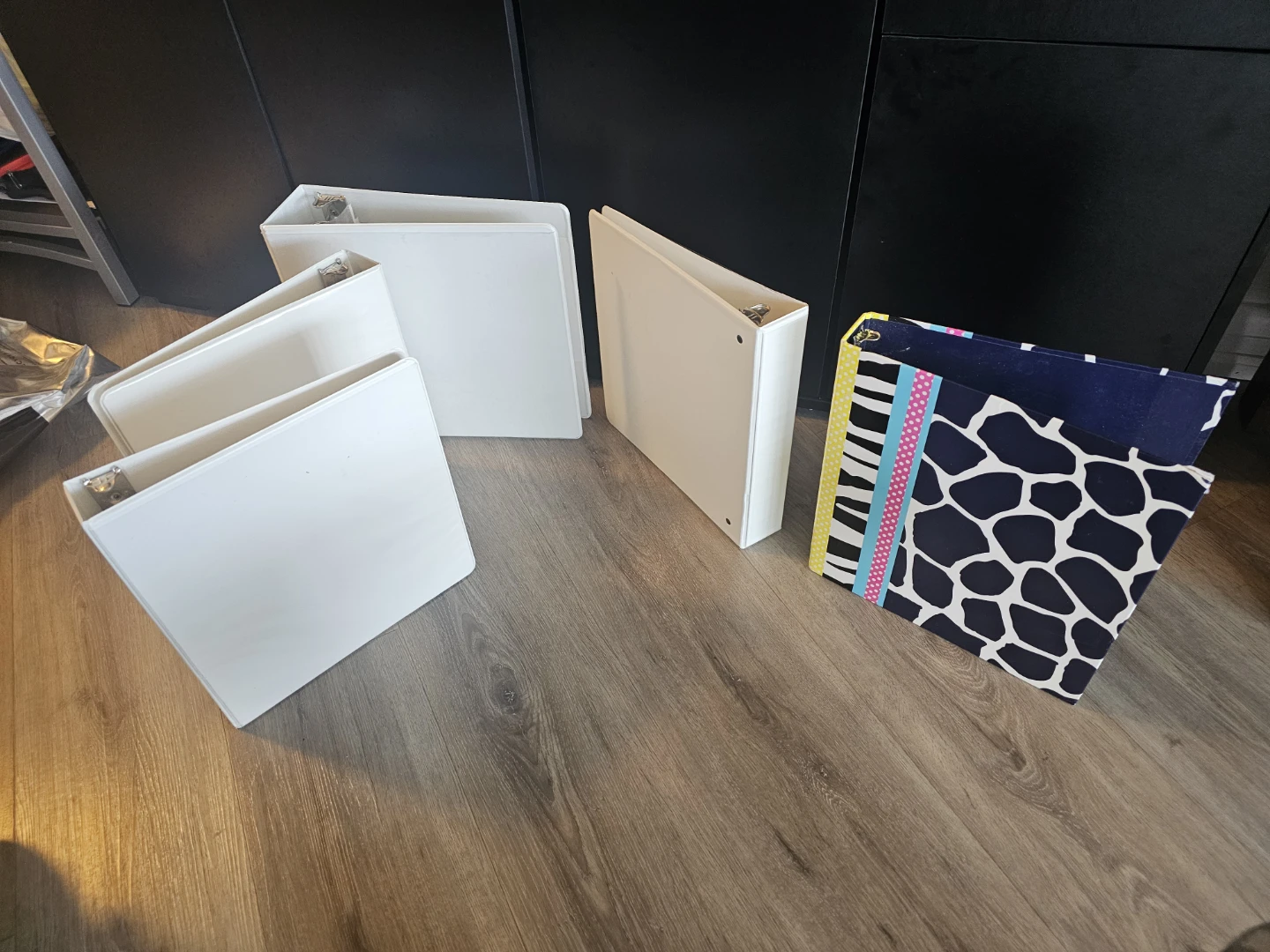 4 White Binders and 1 Decorative Binder - photo 4