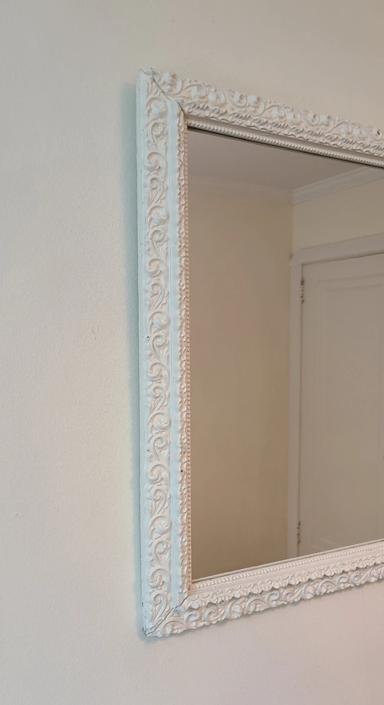 Vintage Wall Accent Mirror 22.75" x 19.75" - photo 2