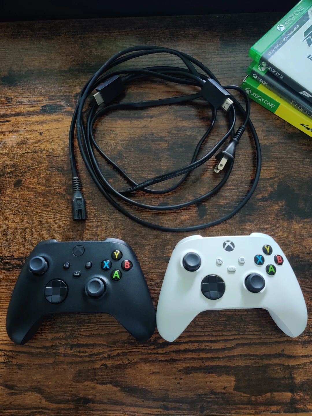 Xbox Series X Console – 2 Controllers, 1 game - photo 2