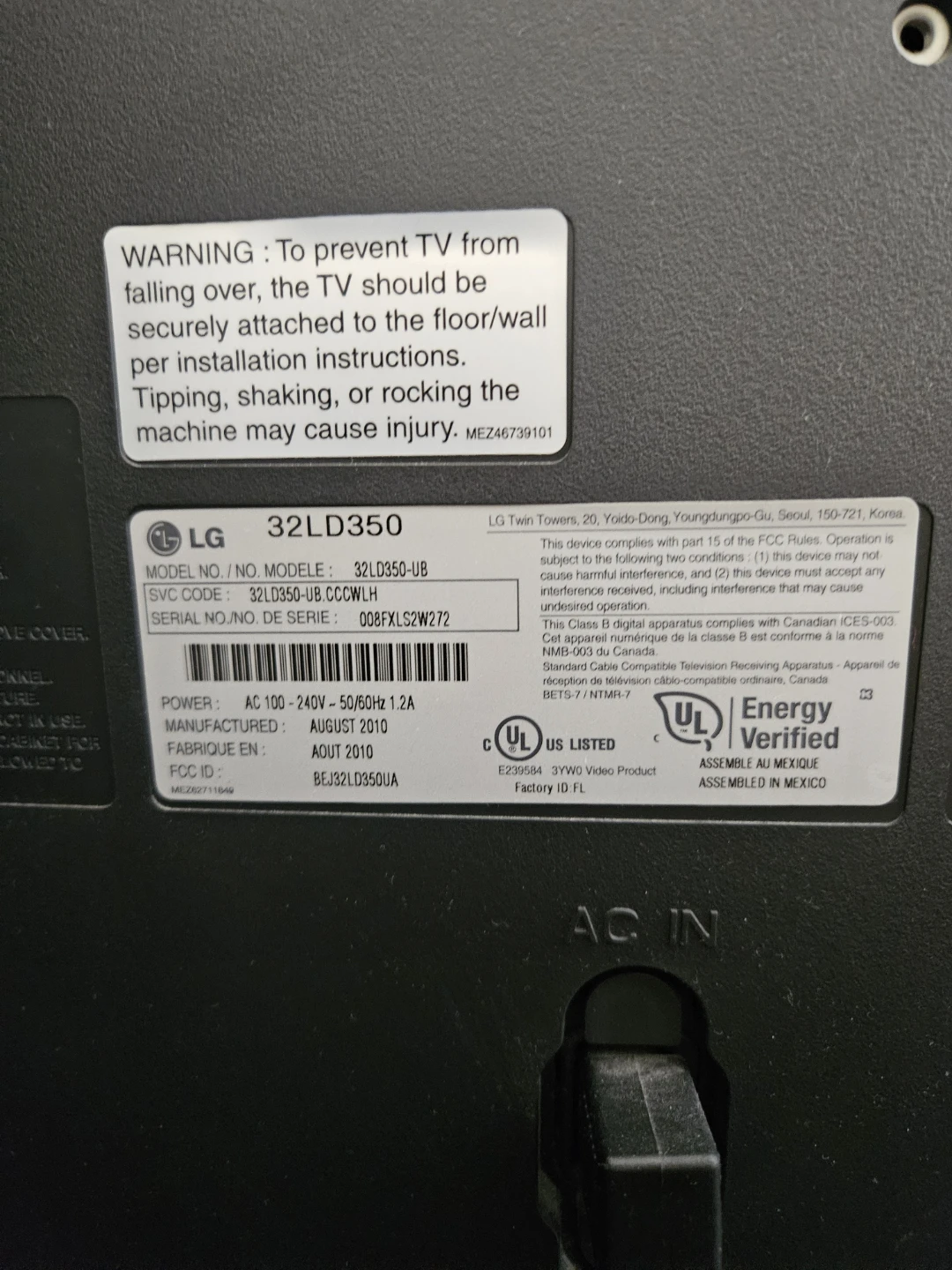 32" LG Smart TV with remote - photo 3
