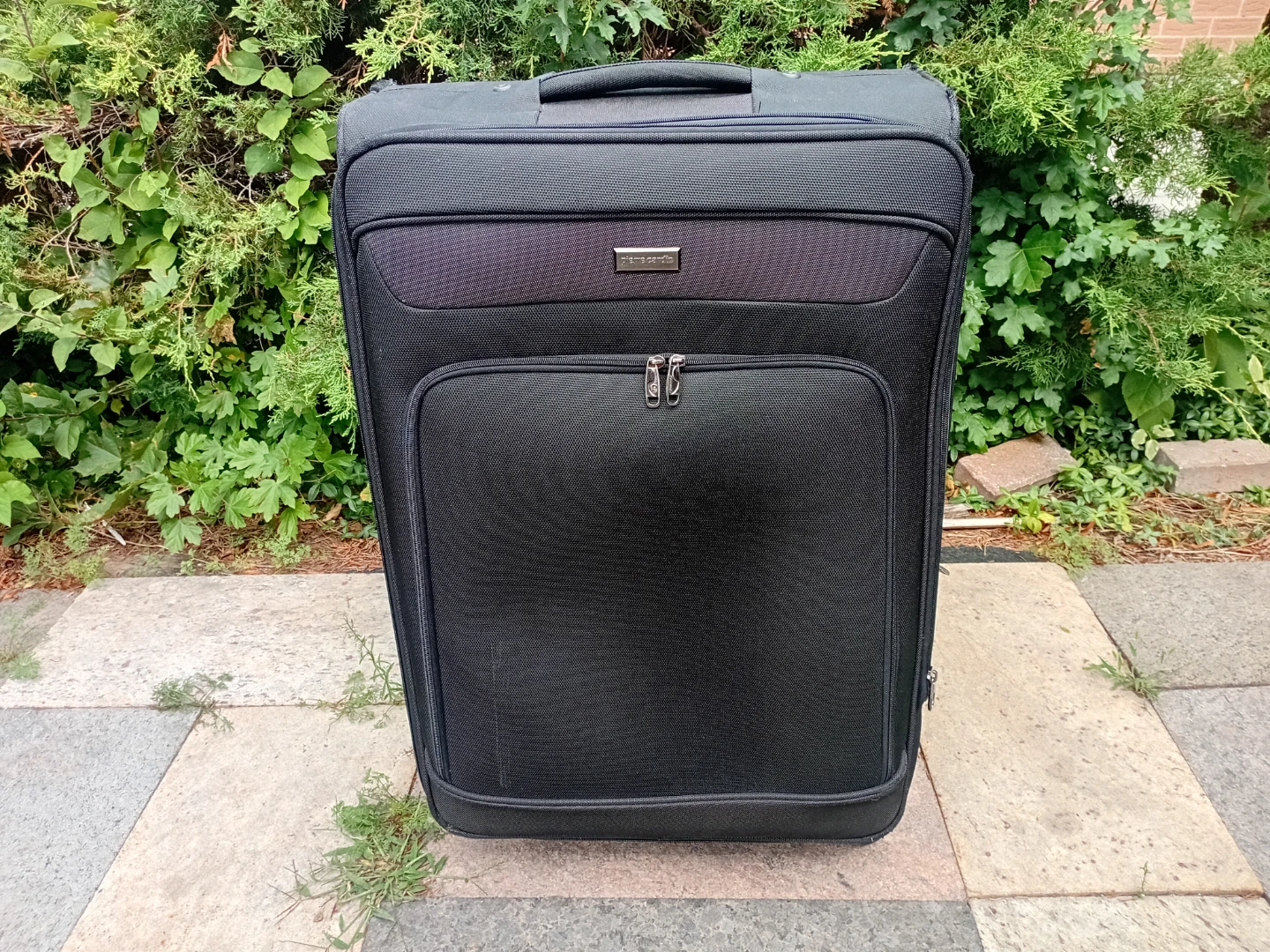 Pierre Cardin Black Spinner Suitcase - photo 3