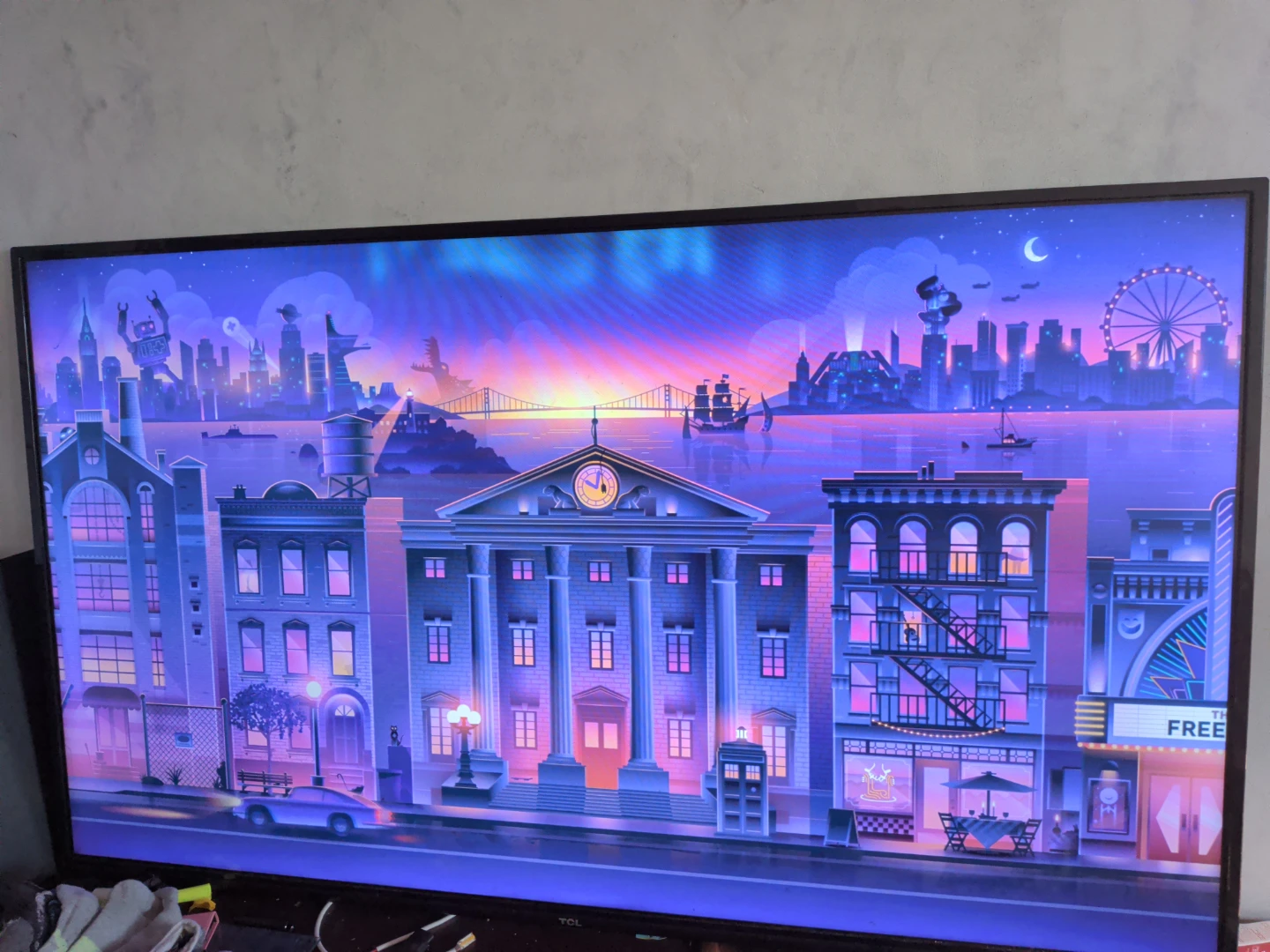 Roku TV with Cityscape Wallpaper - photo 2