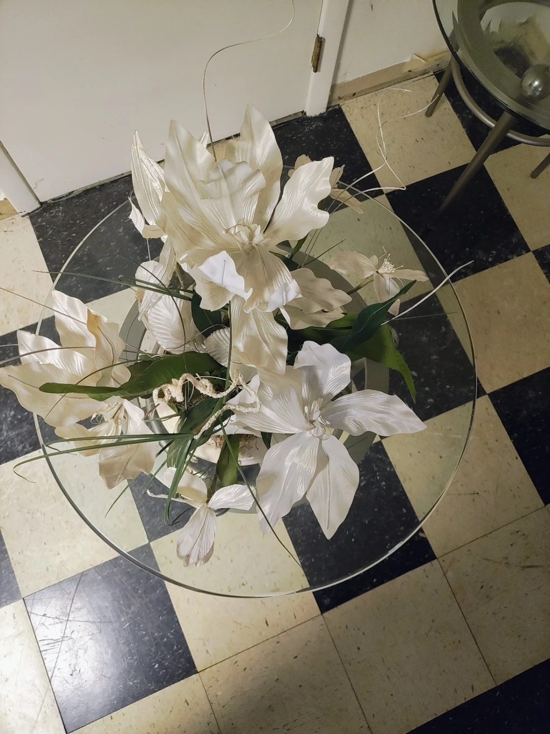White Floral Arrangement - photo 2