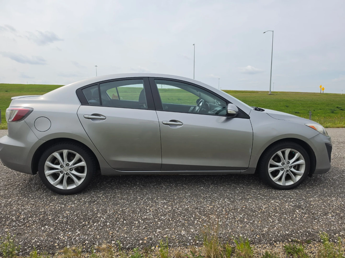 2010 Mazda 3 GT - photo 2