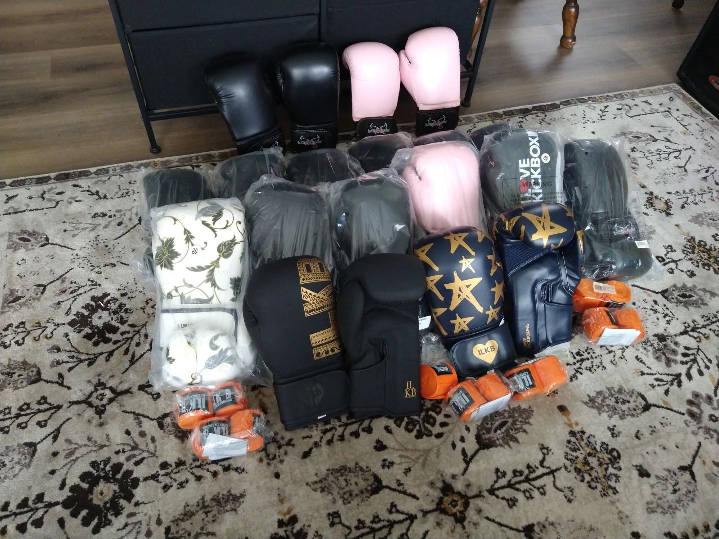 NWT Century ILKB 16oz-20oz Training/Boxing Gloves - photo 2