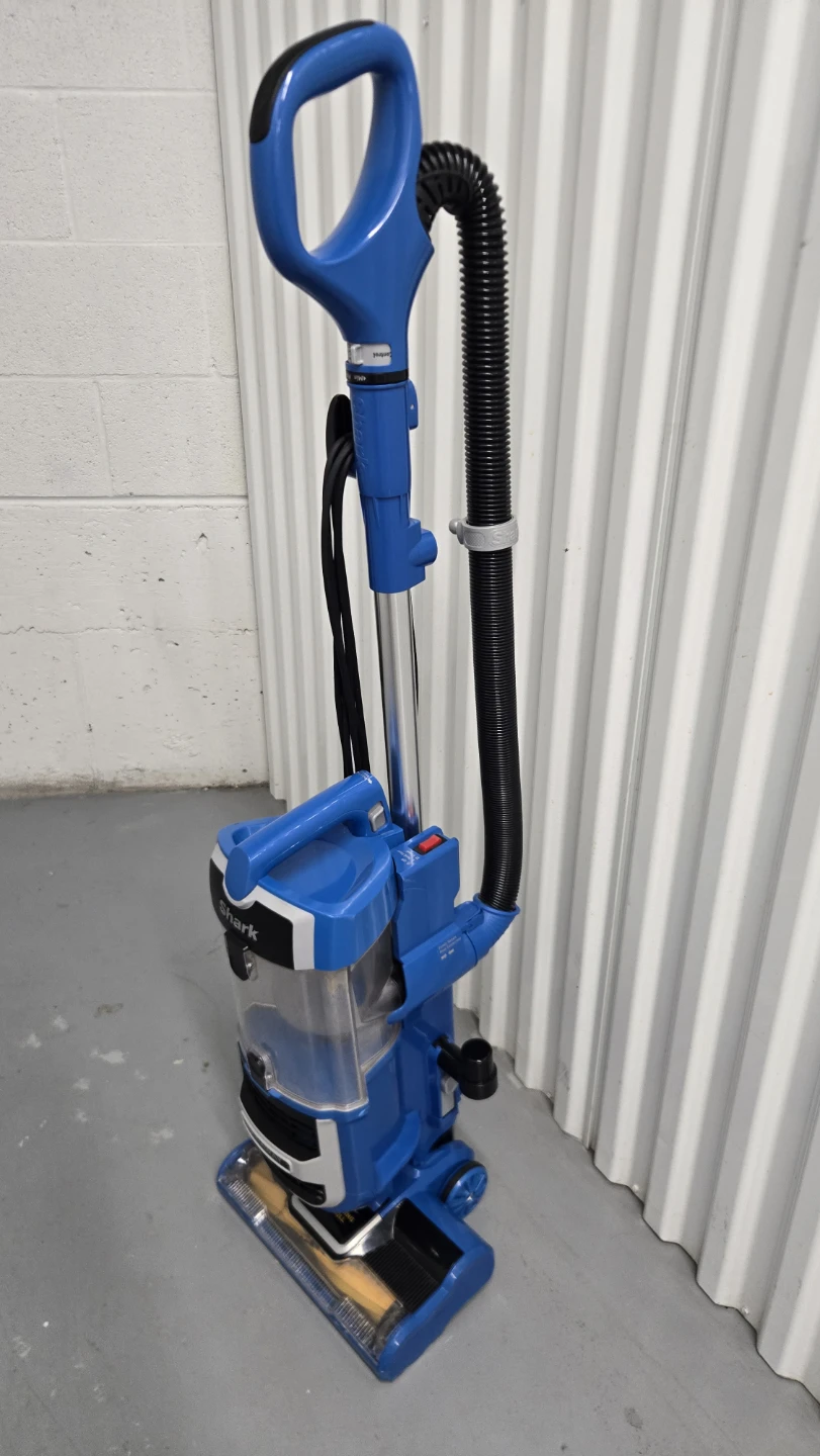 Shark Navigator Lift-Away Vacuum Cleaner - photo 2