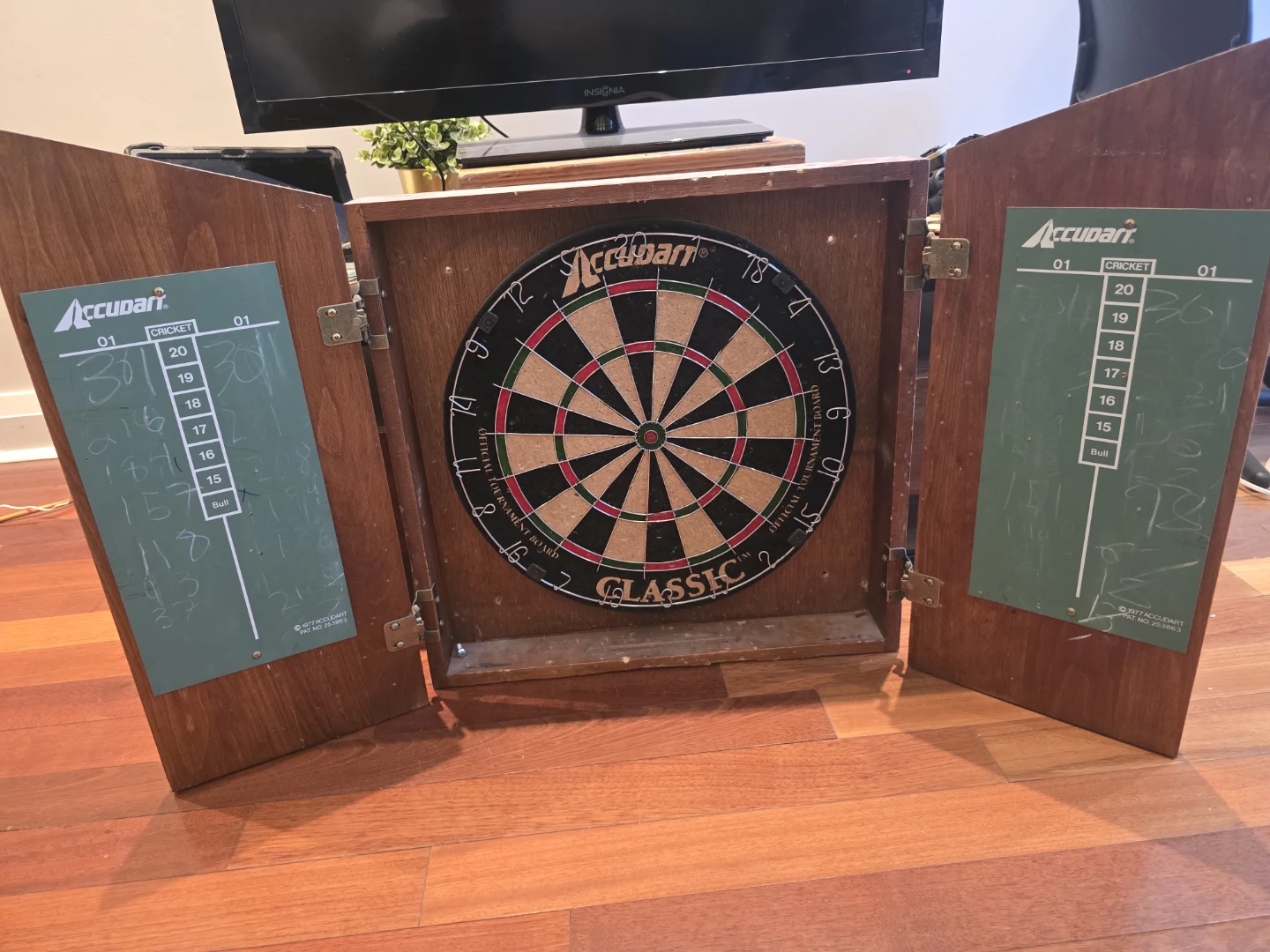 Vintage Dart Board - Wood Casing- Accudart Board - photo 2