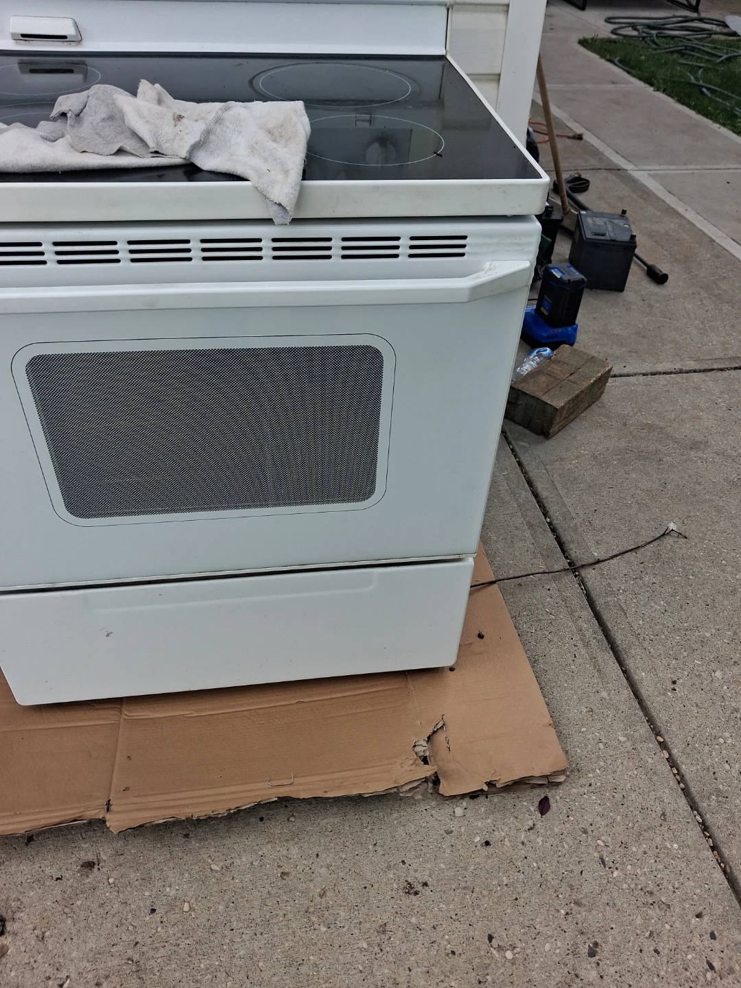 Maytang Electric stove  for sale call 780-884-7800 - photo 4