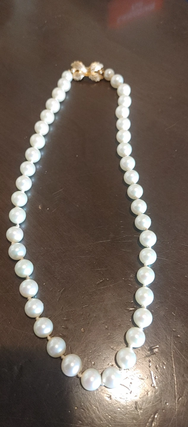 Pearl Necklace with Gold Clasp